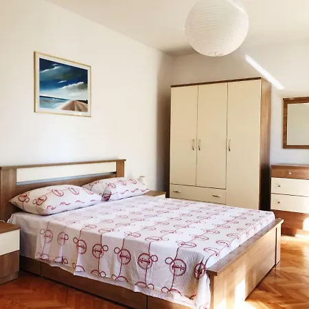 Jane Apartment *